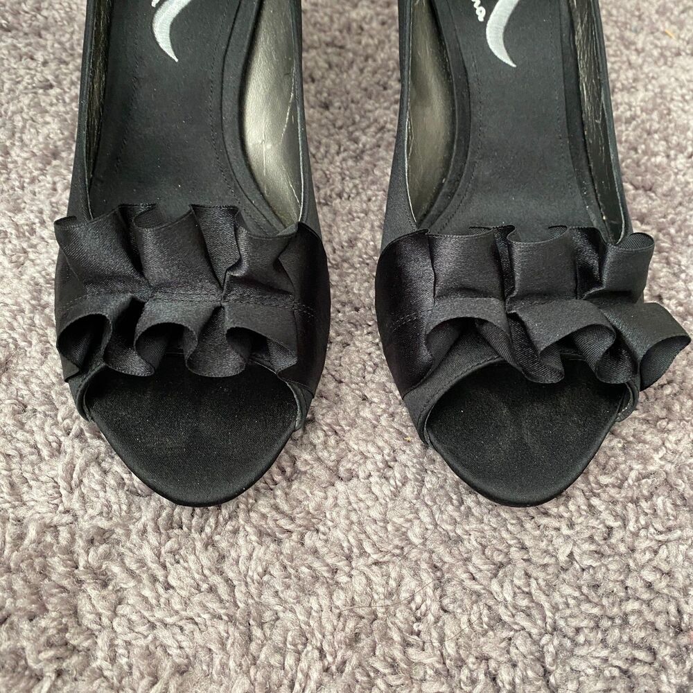 NINA Black Ruffle Satin Formal Bridesmaid Evening Ruffle Open Toe Heels Size 10 - Picture 3 of 13